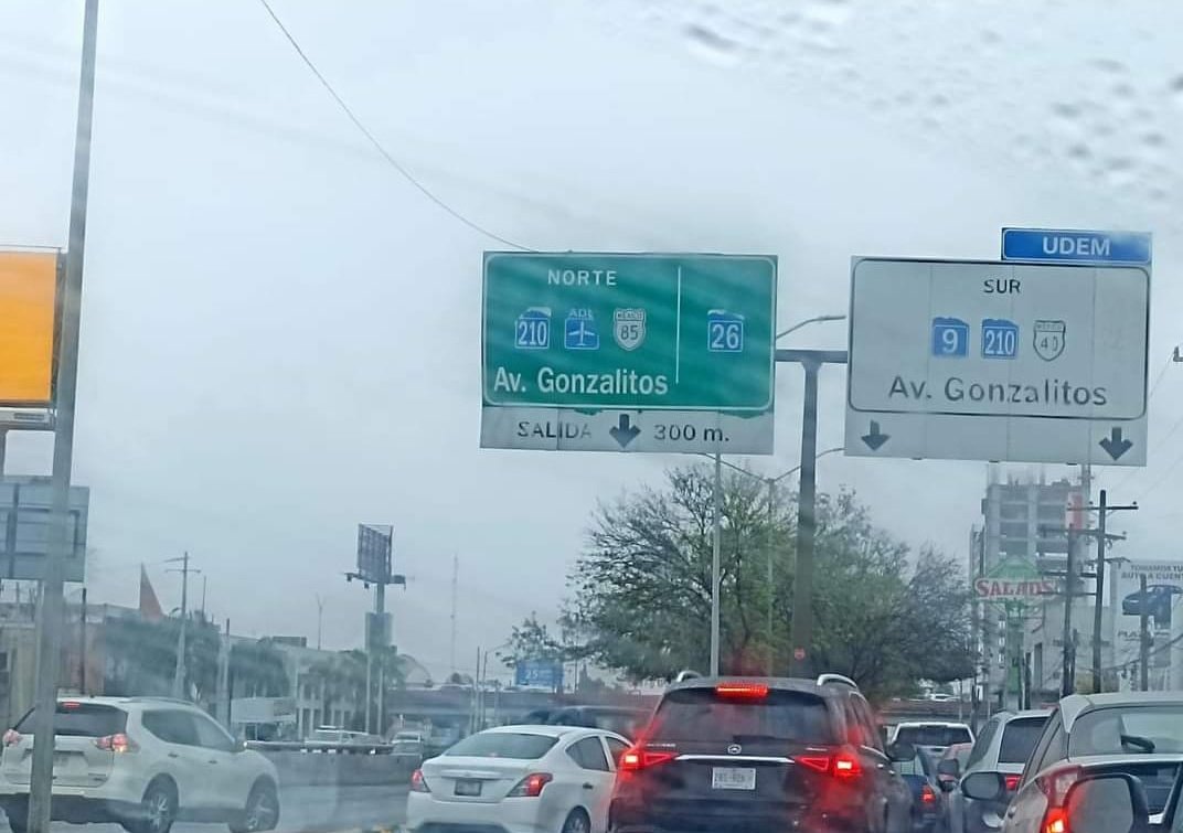 irasemavl's tweet photo. Puente a desnivel en Ave Leones CERRADO, desvía a la salida a Gonzalitos @Cicmty @TraficoenMty @Mty_Leones #TraficoMonterrey #TraficoMTY https://t.co/yGRJtRrKp8