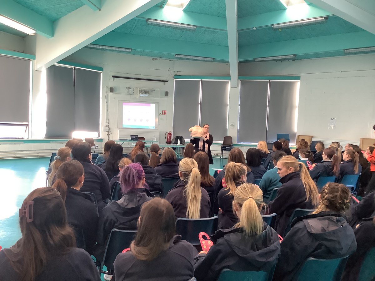 Thanks so much to Caitriona from Breast Cancer Ireland, who spoke to our 4th, 5th and 6th Year students last week about being breast aware. They learnt the eight signs of breast cancer, how to recognise warning signs and how to carry out a self-breast examination. #BeBreastAware