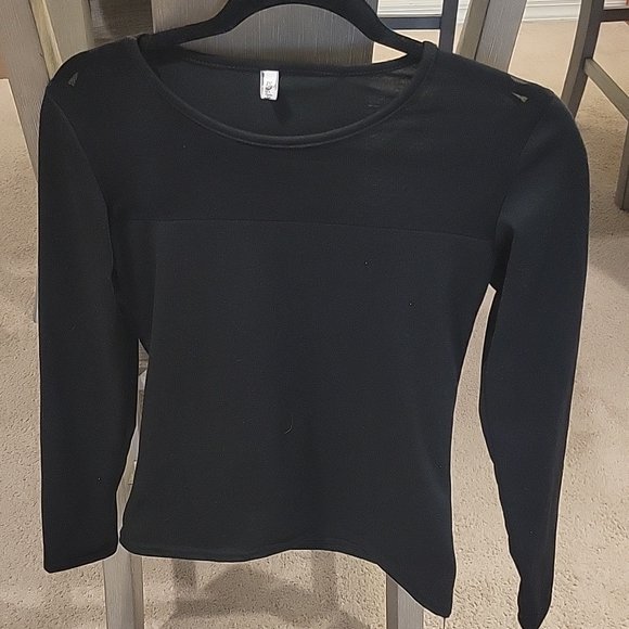 Renew_Resale's tweet photo. So good I had to share! Check out all the items I'm loving on @Poshmarkapp #poshmark #fashion #style #shopmycloset #meettheposher: https://t.co/0jc6UWpKeL https://t.co/XwN9hyriUb