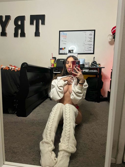 me or the ps5? https://t.co/6ezZ9dnYea