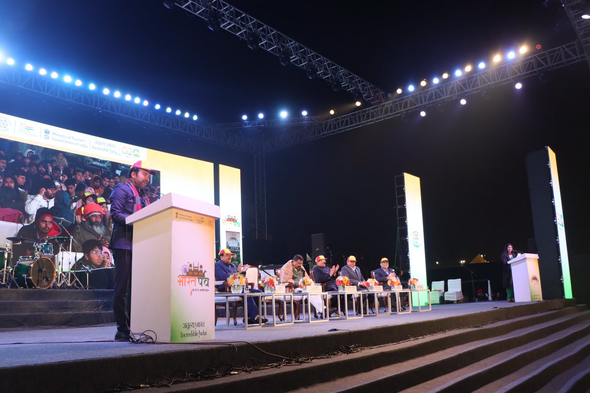 tourismgoi's tweet photo. Six days of festivities were concluded today by the closing ceremony of "Bharat Parv 2023", organised at Red Fort Lawns, Delhi, with the august presence of Hon'ble Union Minister of Tourism, Culture and DoNER Shri G Kishan Reddy ji, https://t.co/TKSz6wInY2