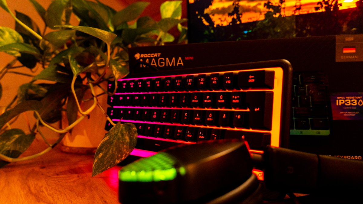 SpaceMitX's tweet image. 60% Tastaturen sind grade angesagt?
Na dann soll diese neue &apos;@ROCCAT Magma Mini&apos; bald dir gehören!😏

🔁1x diesen Tweet retweeten🔁
= Teilnahme an der Verlosung

🎧 roc.gg/TBPartner
⌨️ roc.gg/RocPartner

#ROCCAT #TurtleBeach @TurtleBeach_DE 
[WERBUNG]
