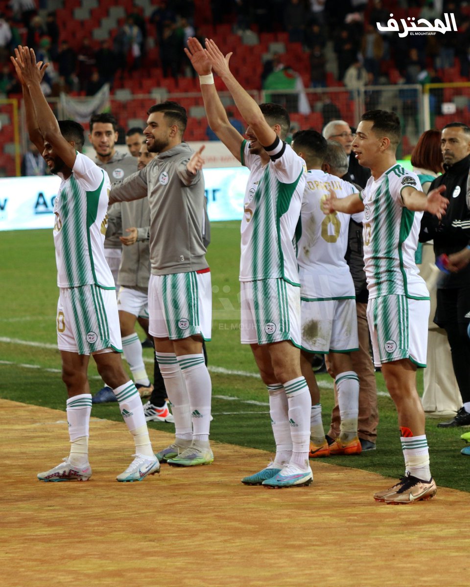 EMouhtarif's tweet photo. 🤩🇩🇿 
فرحة اللاعبين مع الأنصار بالتأهل لنهائي كأس أمم إفريقيا للمحليين .

#TeamDZ #dzsport #algerienne #algeria #algrie #chan2022 #CHAN #CHAN2022 https://t.co/Vk2xWWoDJ5