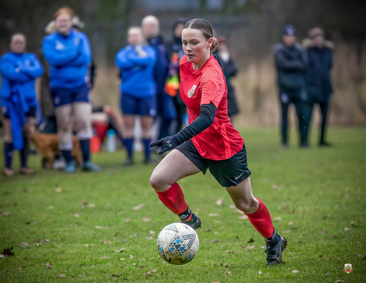 Study for a degree, soccer from Sept to May, play for top of the table  Knaresborough Town Women. What's not to like - soccerandstudyuk.com