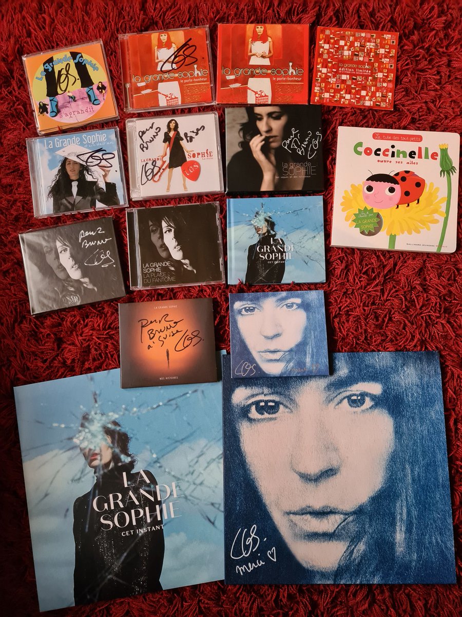 Neolink909's tweet photo. Reception et écoute de #laviemoderne avec un cyanotype numéroté à mon année de naissance 😃 Magnifique nouvel album 🥰 de @LaGrandeSophie qui vient rejoindre la collection 🤩 https://t.co/lKCrxoqnAy