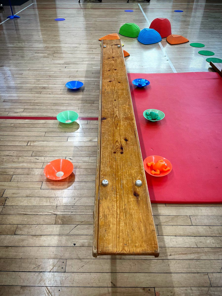 RBGym_Sam's tweet image. Pupils at Woodsetton had a great morning in Balanceability developing their gross motor skills, spatial awareness and dynamic balance skills 👏🏻🚴‍♂️ #Balanceability #LearnToRide #ActiveLessons #PhysEd