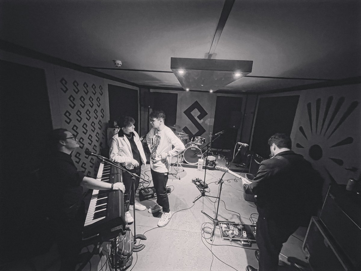 Cascade (@cascadetheband) on Twitter photo We canāt even begin to describe how flat out weāve been over the past few weeks/ months rehearsing.
Friday we make our live return when we play The Half Moon in Putney supporting the one and only George Hennesey!
Letās be havin ya x
<a href="/This_Feeling/">This Feeling</a> We canāt even begin to describe how flat out weāve been over the past few weeks/ months rehearsing.
Friday we make our live return when we play The Half Moon in Putney supporting the one and only George Hennesey!
Letās be havin ya x
<a href="/This_Feeling/">This Feeling</a>