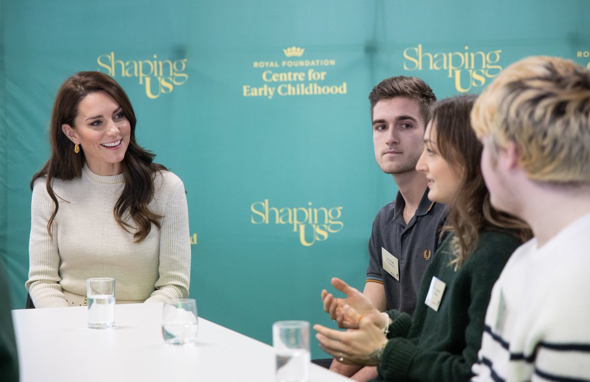 The Princess of Wales visited @UniversityLeeds students on the Childhood Studies programme, joining a lecture about children’s learning and development, then speaking to a group of students about the #ShapingUs campaign.