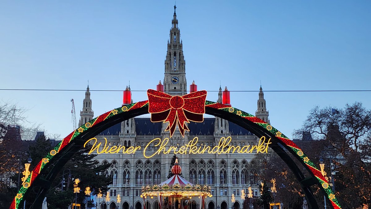HubbardLianna's tweet photo. To celebrate, my family traveled up the Danube River in a trip of a lifetime. I turned 21 (finally) in Linz, Austria. https://t.co/Y07vgLHXMb