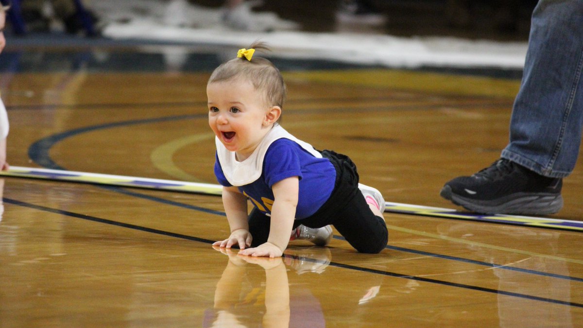 Tonight is the CHAMPIONSHIP round of the 2023 Baby Crawl, presented by @BrookingsHealth! 🏆

#GoJacks 🐰