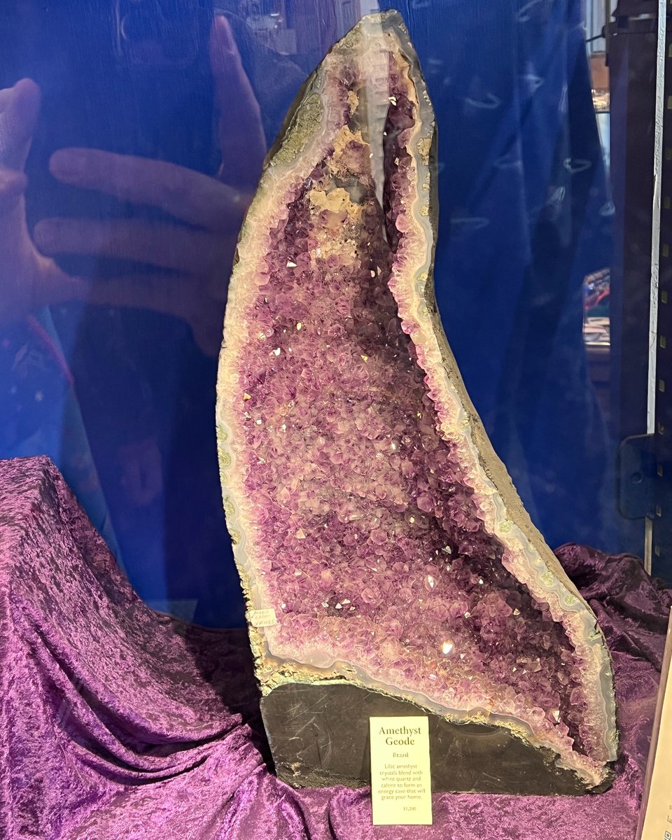 An amethyst and Quartz piece that is beautiful.
.
.
.
.
#ilovecrystal #gemshop #gemstonesforsale #naturalgems #gemcollection #preciousgems #instagemstone #realstone #crystalseller #crystaljunkie #ilovecrystals #fineminerals #gemsforsale #losbanos #merced #turlock #offeringsofgaia