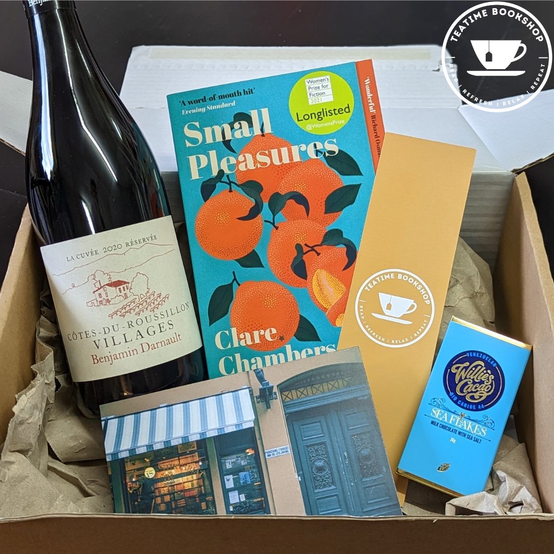 teatimebookshop's tweet photo. Looking for that perfect gift? Look no further than the @teatimebookshop Wine &amp; Book Box

📚 Best Selling Books
🍷 Bottle of red wine
🔖 Bookmark and postcard
🍫 Chocolate
🚚 FREE UK Delivery
🎁 Add gift wrap and a gift message to make it special https://t.co/NIdaT0AEs8