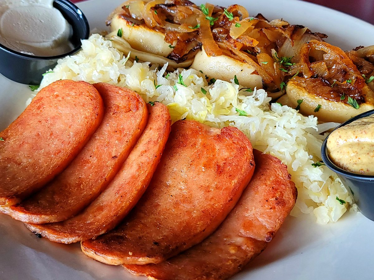 GunselmansTav's tweet photo. @brookbanktv @danitaharris @GLBC_Cleveland @Crust_Tremont Introducing our Spam & Pierogi platter. Thinly sliced & grilled SPAM® versatile meat + The Pierogi Lady potato & cheese pierogi topped with grilled onions + sauerkraut + Cleveland Brown Mustard + sour cream. @ClevelandScene #clevelandpierogiweek2023 #spam #spamilicious https://t.co/fGuIXTEFm5