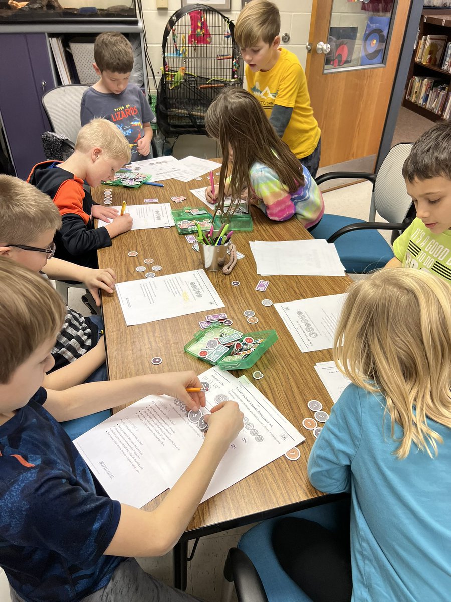 MissMartin_MV's tweet image. Second grade problem solvers working through some money challenges today in the learning lab #MathMasters #Enrichment