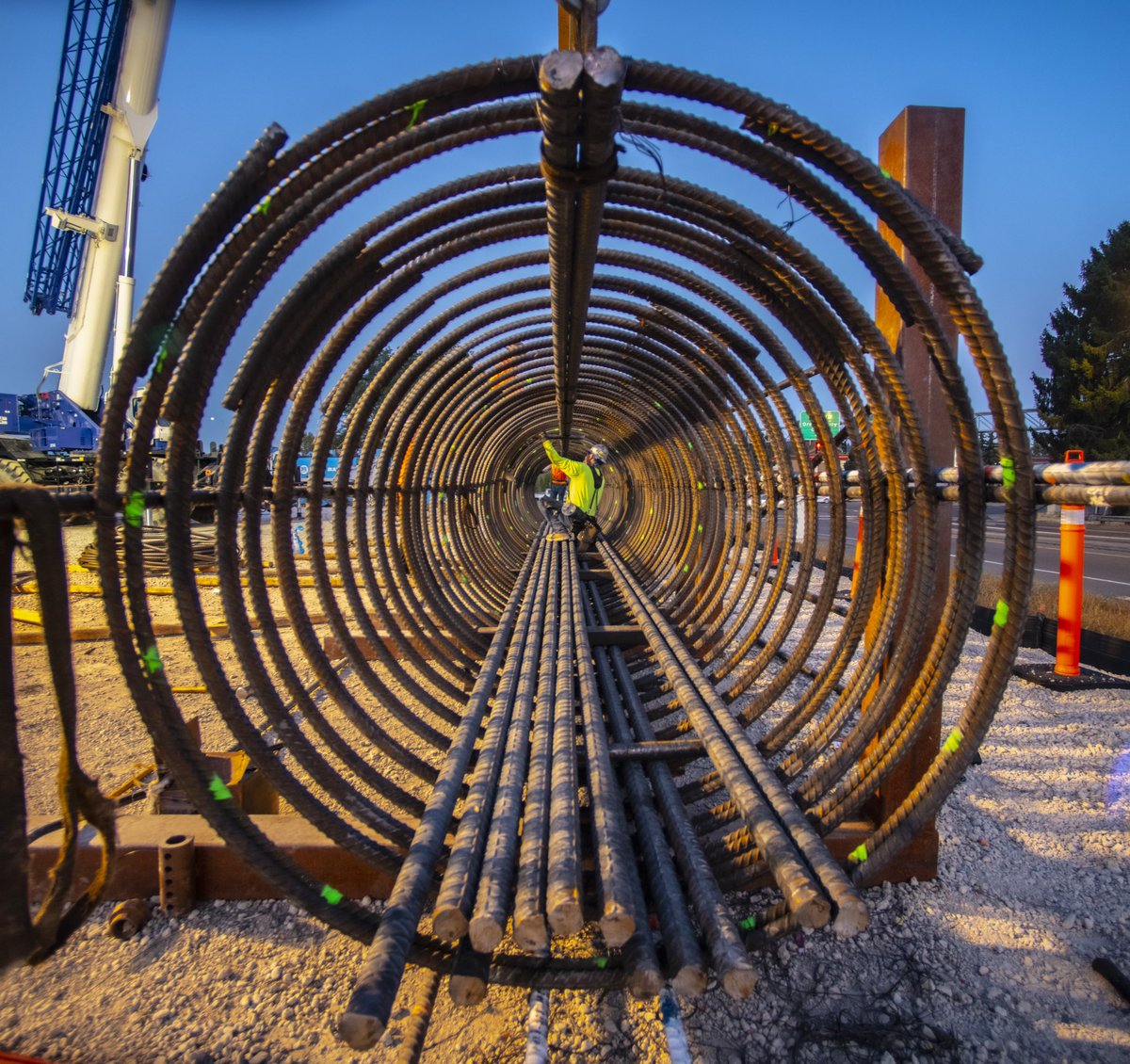 Ironworkers29's tweet image. Ever wonder what goes into constructing a bridge? Here are some of the awesome Local 29 members working on the Abernethy Bridge! @MarkMeekOR #apprentice #jiw #ironworkers #orpol
