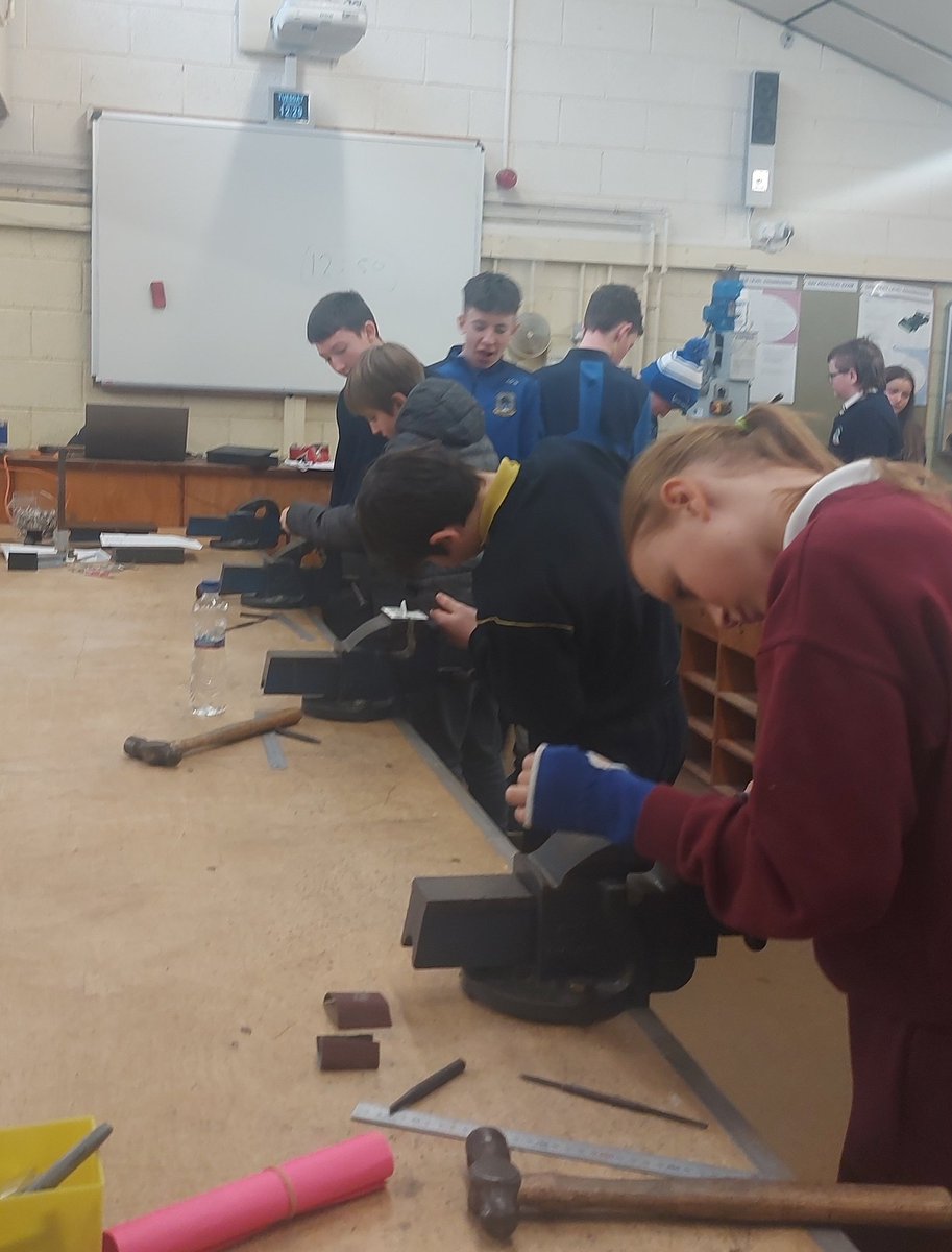 colmhuirecoed's tweet image. Lots of local 5th class pupils enjoying their secondary school experience in @colmhuirecoed today #TasterDay1 #secondlevel #community #excellenceinducation #primarytosecondary @TipperaryETB