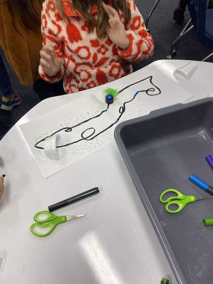 MrsSamMitch's tweet photo. Problem solving, using our makerspace to build an Ozobot trap. Also practicing our resilience when our plan fails! #STEM #Makerspace #ozobots https://t.co/VgQQWBsNgB