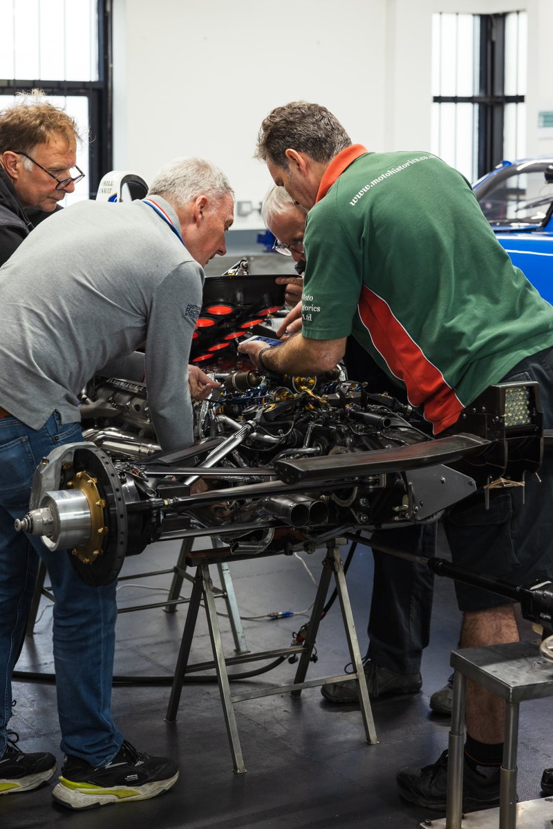 THE RESTORATION #IMAGEBYOVERY Shot for @motohistorics #FW18 #MotoHistorics #restoration #TuesdayMotivaton #rothmanswilliams #V10 #damonhill #90sF1 #renaultF1 #photo