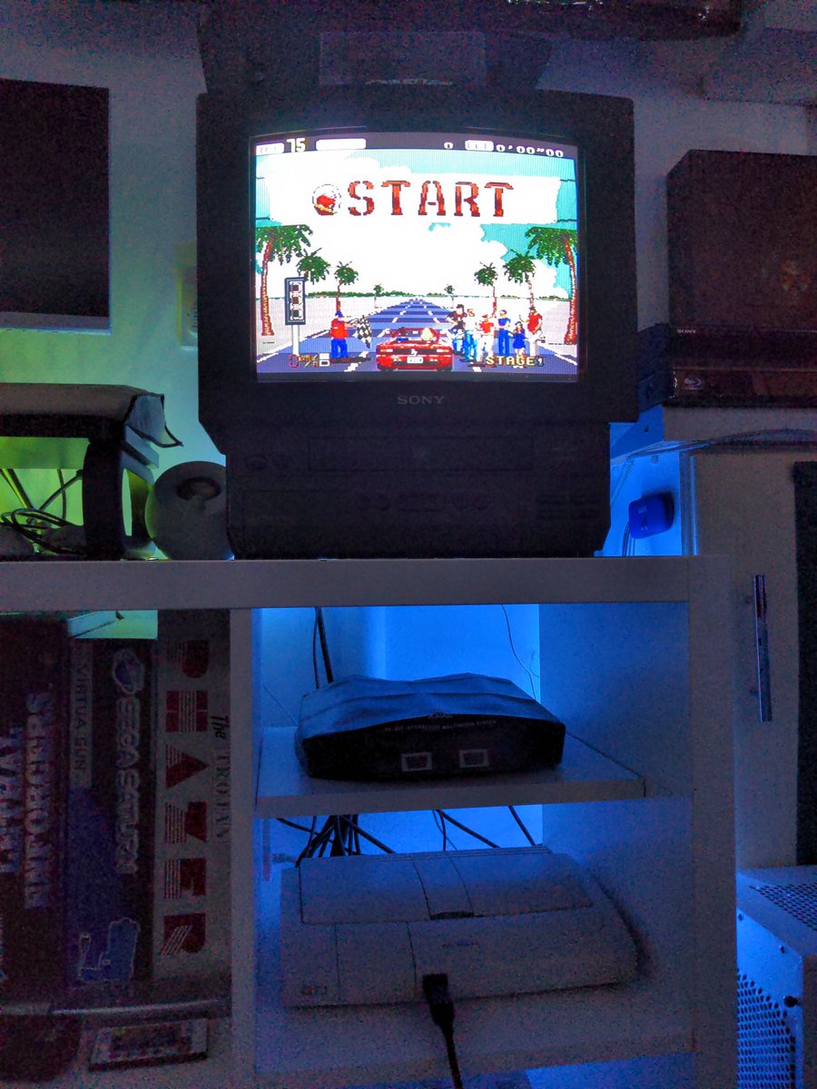 Relocated the PC Engine to the gamesroom at the weekend so I could hook it up to the small Sony CRT - getting to play a little on it this evening. Obviously starting with Outrun 😀