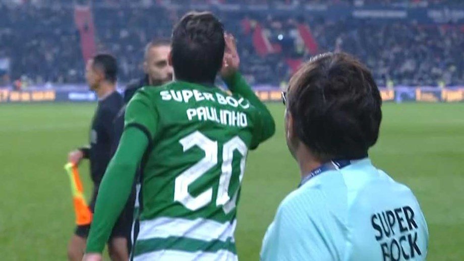 Paulinho, do Sporting, suspenso por três jogos e falha clássico