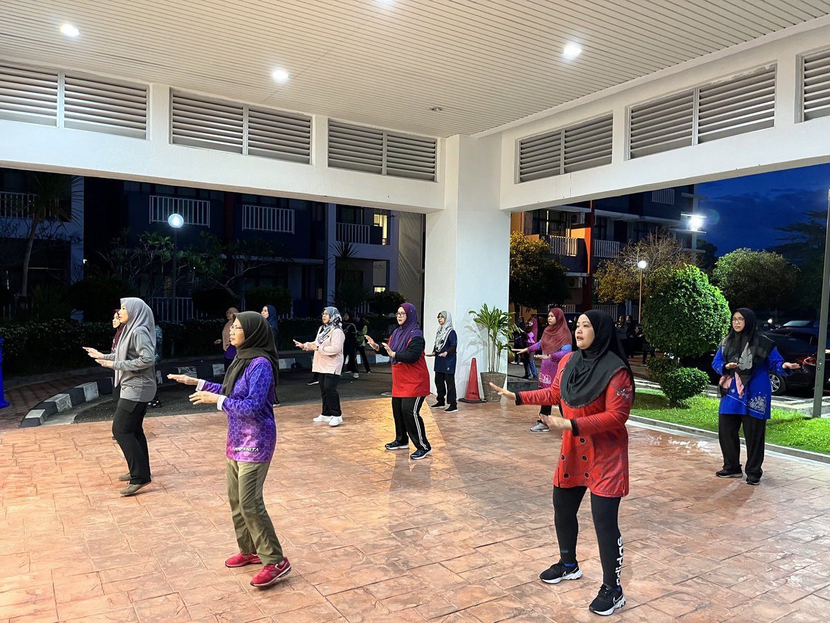 DOSM_ILSM's tweet image. Hari kedua sesi FitDOSM ILSM bersama peserta Program Data Review Survei HIES/BA 2022, Jabatan Perangkaan Malaysia pada 31 Januari 2023 di ILSM, Sungkai, Perak.

Terima kasih pada semua yang terlibat menjayakannya.

#FitDOSM