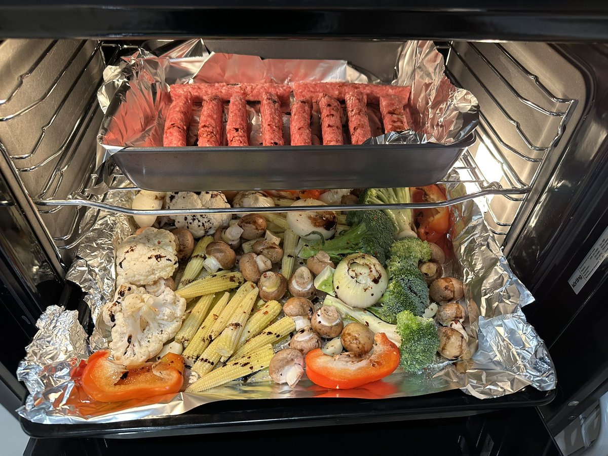 Норм для романтического ужина?кукуруза все же…