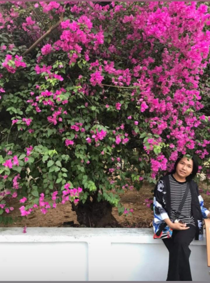 Haw66119347's tweet photo. Flowers are colorful, but they don't fight. 

-Thitsar Ni- 

Let's build a society with understanding without any judgments among each other.

#diversity
#athanmm https://t.co/7TgUOLKQt3