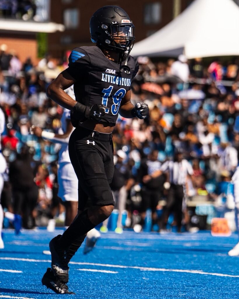 LaneyKemari's tweet photo. Blessed to receive a offer from Livingstone college !! https://t.co/jx8DgHjx6Y