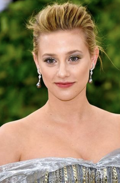 lanikaps's tweet photo. lili reinhart needs to play brittany murphy in a biopic https://t.co/jxIMRYSNXq