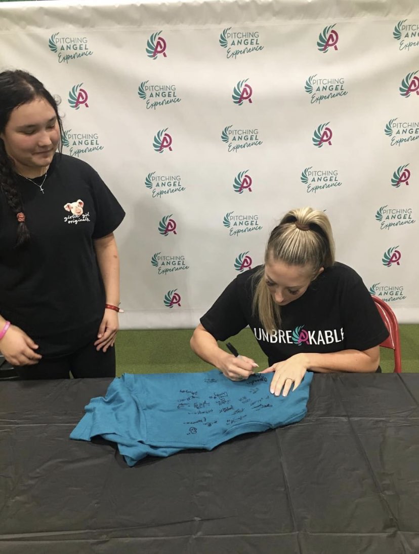 it_maybe_KD's tweet photo. I'm still starstruck from this whole experience. From hitting a new pr to meeting some of the worlds best pitchers. ❤️ @AmandaScarborough @catosterman https://t.co/HMTXxeJ4Li