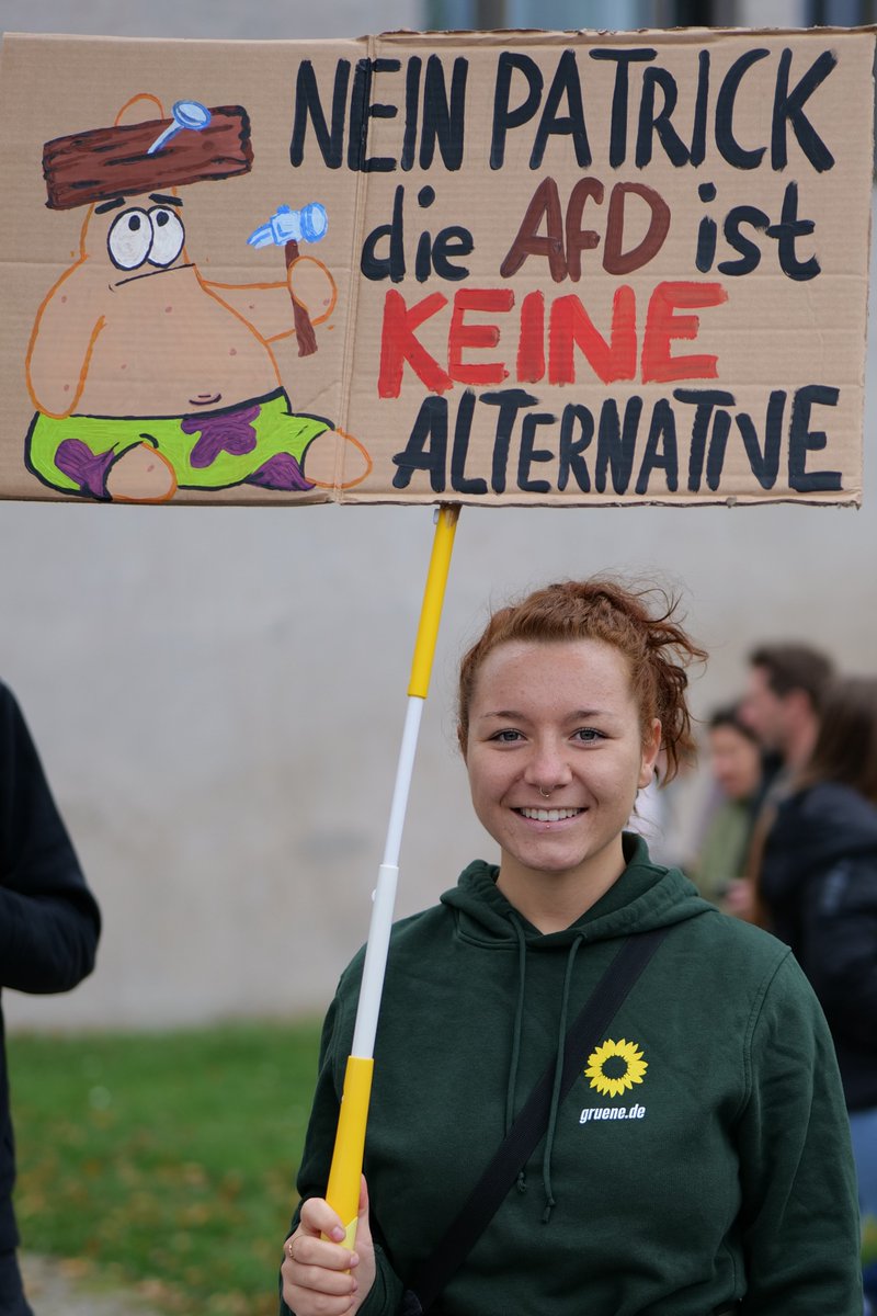 Grüne Spandau (@gruenespandau) on Twitter photo Wir sind auch dabei:
Am Freitag Mahnwache der <a href="/OMASGEGENRECHTS/">OMAS GEGEN RECHTS</a>
#EintrachtStattZwietracht
📅03.02. 18 Uhr
📍Am Juliustor, vor der Zitadelle Spandau Wir sind auch dabei:
Am Freitag Mahnwache der <a href="/OMASGEGENRECHTS/">OMAS GEGEN RECHTS</a>
#EintrachtStattZwietracht
📅03.02. 18 Uhr
📍Am Juliustor, vor der Zitadelle Spandau