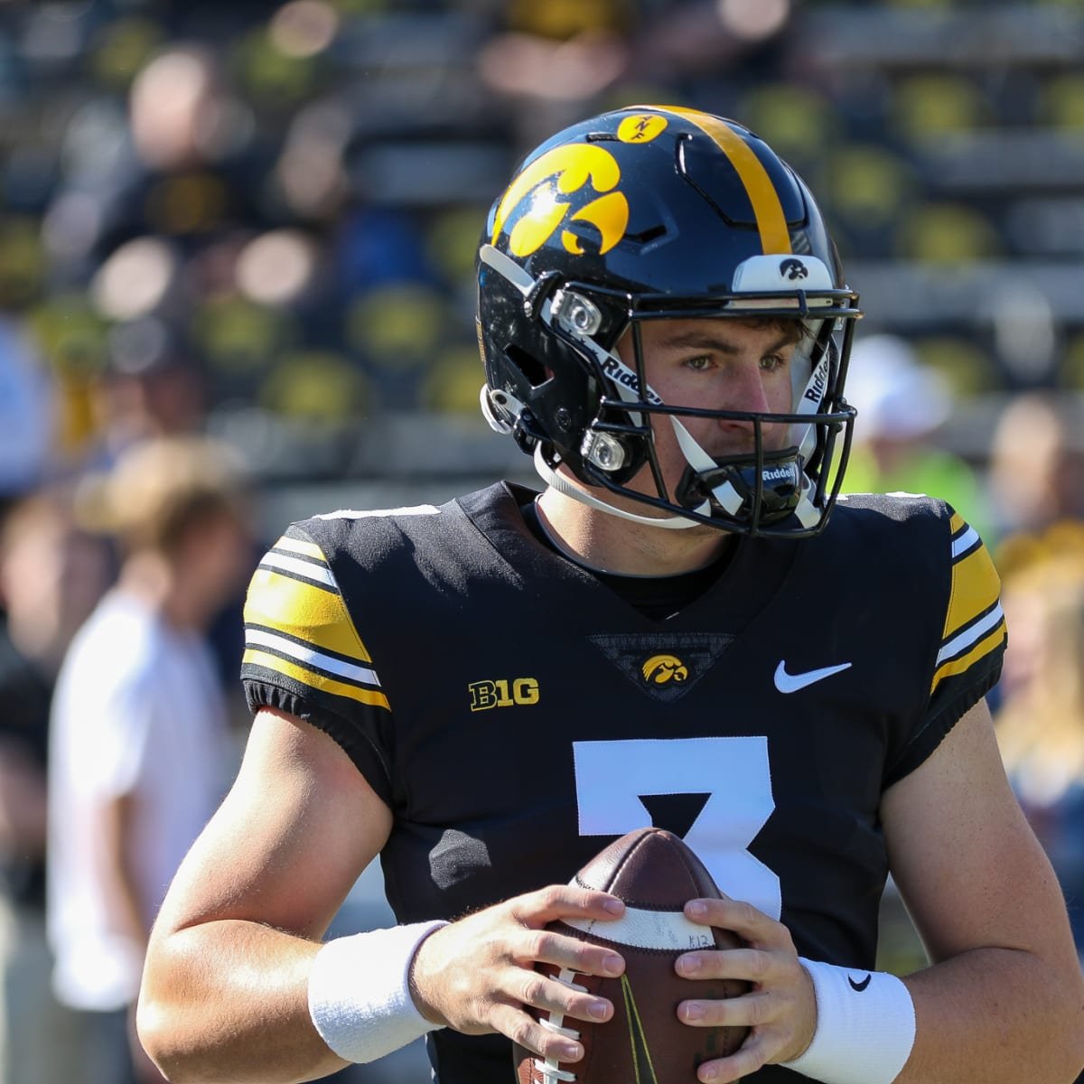 JUCO Football Frenzy (@jucoffrenzy) on Twitter photo Former (<a href="/HawkeyeFootball/">Hawkeye Football</a>) Quarterback <a href="/CarsonMay_3/">Carson May</a> is transferring to Coffeyville CC <a href="/Red_Raven_FB/">Coffeyville Football</a> Former (<a href="/HawkeyeFootball/">Hawkeye Football</a>) Quarterback <a href="/CarsonMay_3/">Carson May</a> is transferring to Coffeyville CC <a href="/Red_Raven_FB/">Coffeyville Football</a>