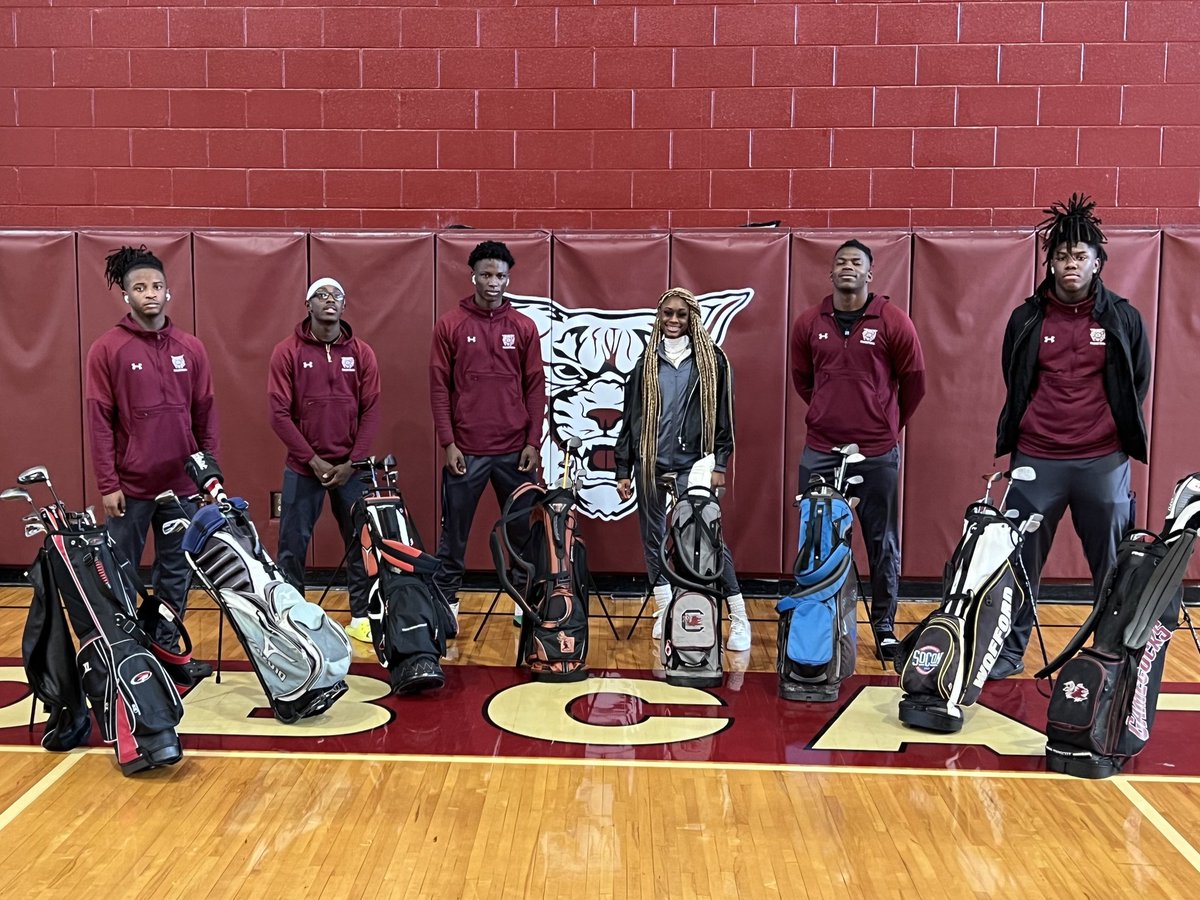 First Tee - Greater Charleston (@firstteechs) on Twitter photo Thanks for the clubs, <a href="/dariusrucker/">Darius Rucker</a>! Your generous donation outfitted a new golf team at <a href="/BaptistHillMHS/">Baptist Hill</a>. Go Bobcats! #firsttee #buildinggamechangers #lowcountrygolf #chsnews Thanks for the clubs, <a href="/dariusrucker/">Darius Rucker</a>! Your generous donation outfitted a new golf team at <a href="/BaptistHillMHS/">Baptist Hill</a>. Go Bobcats! #firsttee #buildinggamechangers #lowcountrygolf #chsnews