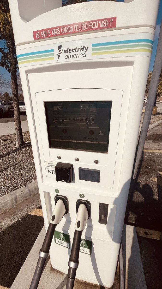 M4_1201's tweet photo. I’m at Fresno Walmart where there are 4 electrify America EV charging stations in which only 2 are in working condition. All are 150 KW chargers and only 2 working, 2 are broken and one is iced. @RateYourCharge @KyleConnor @brandenflasch https://t.co/pxI9oomlaT
