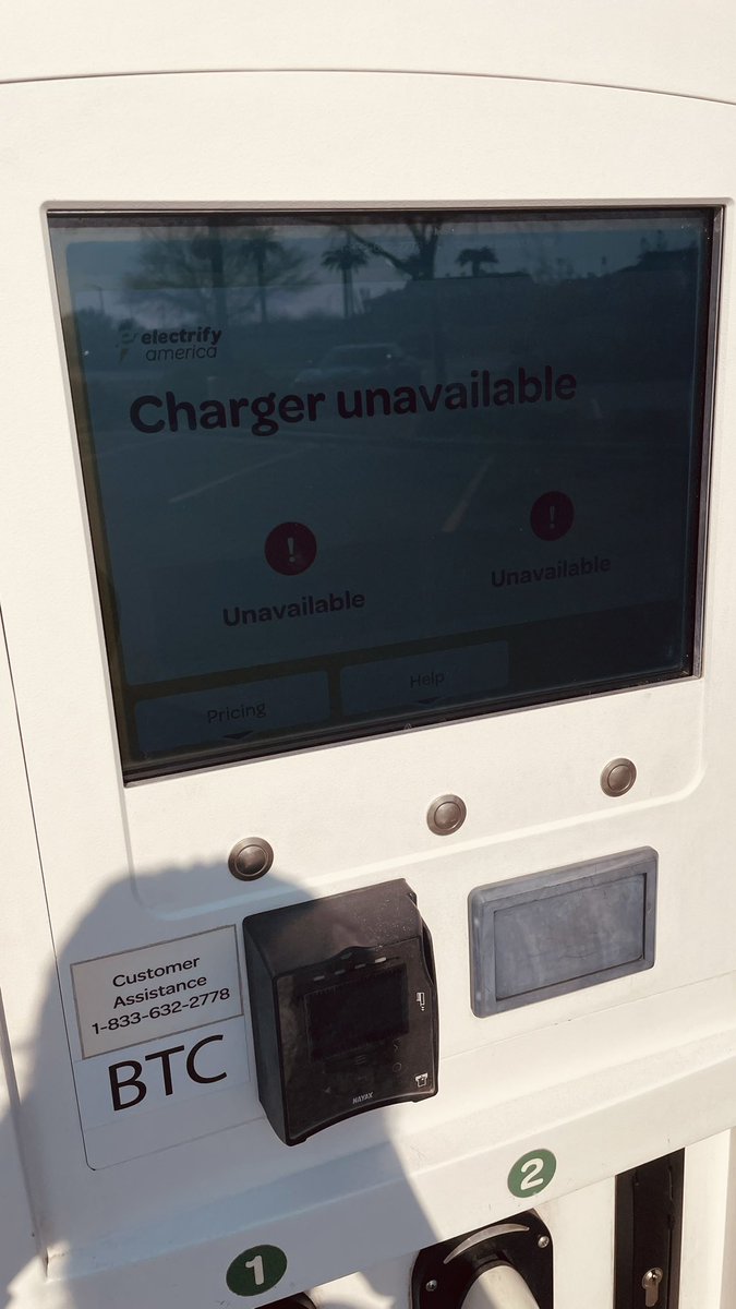 M4_1201's tweet photo. I’m at Fresno Walmart where there are 4 electrify America EV charging stations in which only 2 are in working condition. All are 150 KW chargers and only 2 working, 2 are broken and one is iced. @RateYourCharge @KyleConnor @brandenflasch https://t.co/pxI9oomlaT