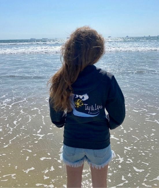 taynlexi's tweet photo. This week only sweatshirt sale! Men’s and women’s sweatshirts for only $30! Shop now online🖤💙🤍 https://t.co/vimLdJtiSL