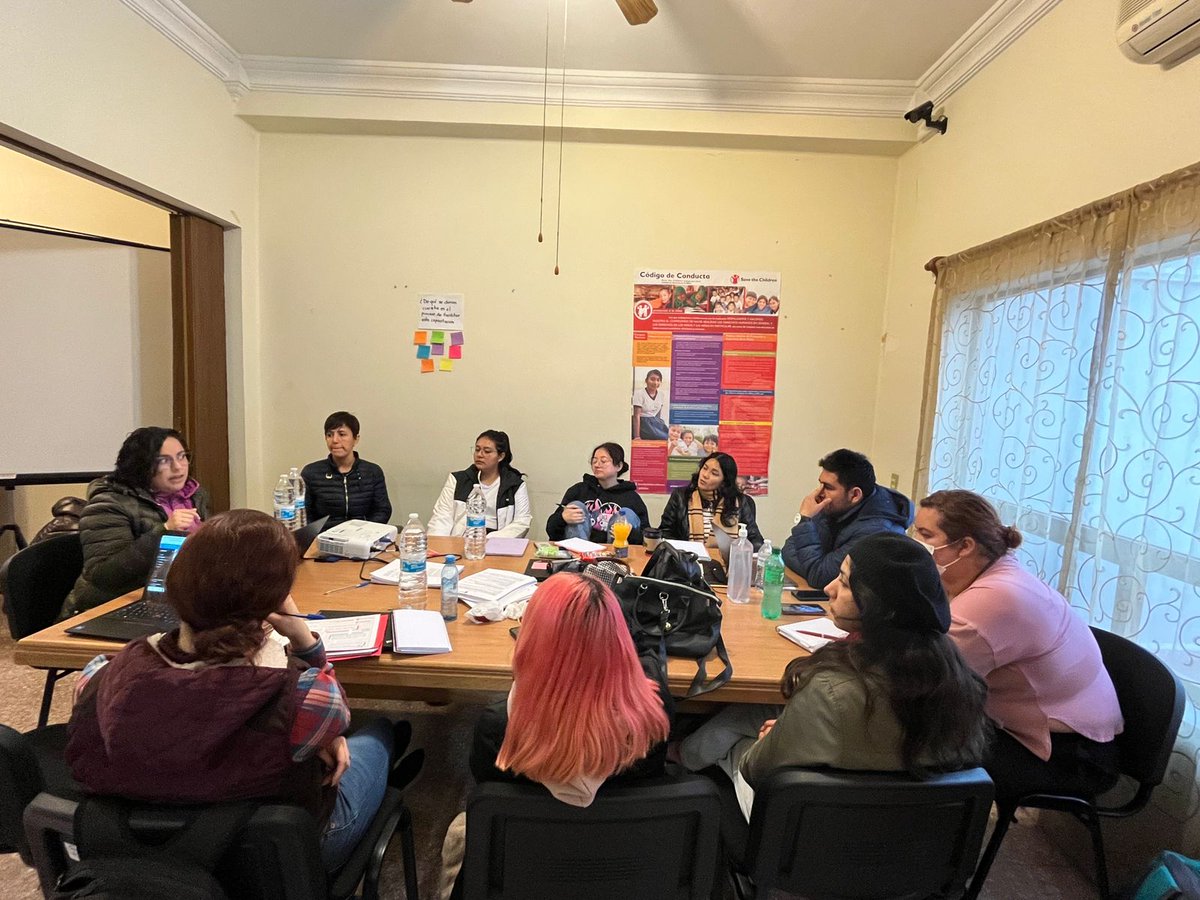 SaveChildrenMx's tweet photo. Promotoras y promotores se están capacitando y preparando con el equipo EPI (Educación de primera infancia) para la próxima sesión de nuestro programa 1,2,3 ¡Por el Aprendizaje! 🌟🥳 https://t.co/T5C0ksF3VT
