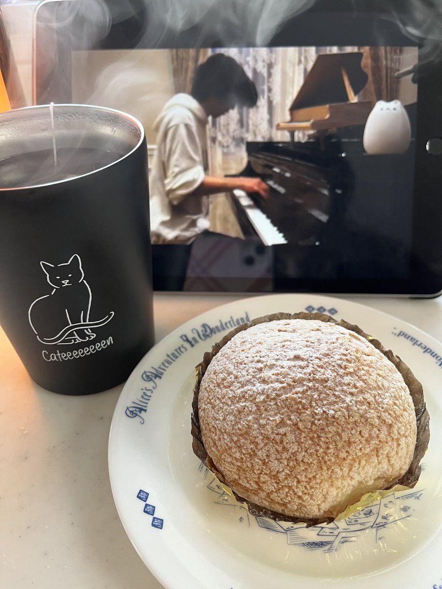 m639703948's tweet photo. #eeeeeats #cateeeeeeeen #角野隼斗
#sweeeeets #天使のシュークリーム
今朝のZIPで、eの数で感情を表すタグが流行ってるとのこと。「食っ!」がこれならかてぃんさんのピアノを聴いてる時の感情は確かにe8つ♪
タンブラーオススメです https://t.co/JdFM8ghA45
