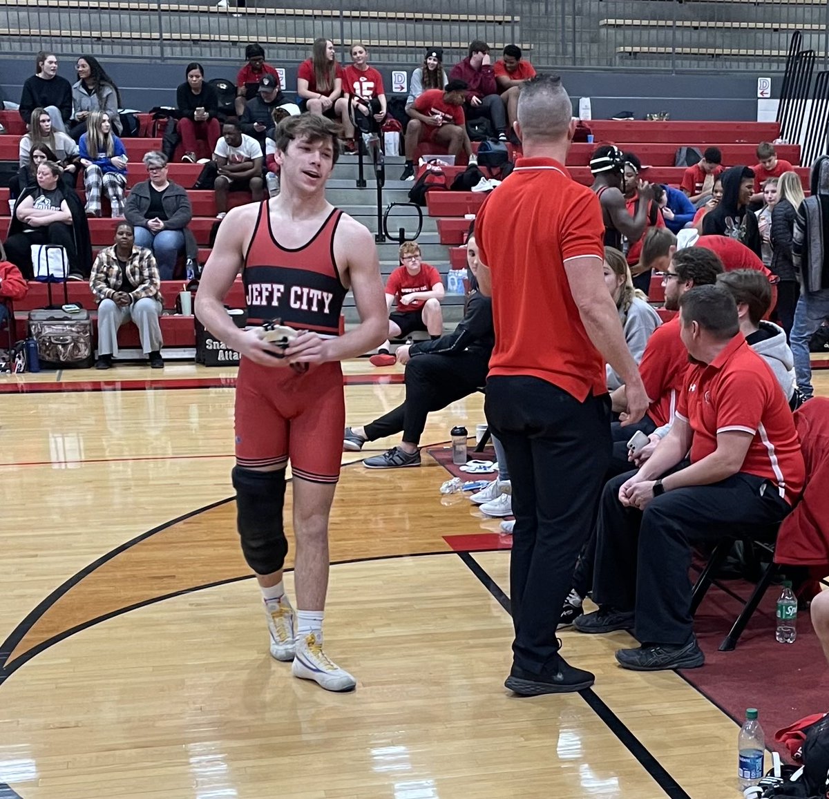 Joe Joe Kuster continues remarkable senior season with quick pin on senior night. Jays wrestling wins big over Rock Bridge. ⁦<a href="/jayswrestling/">JC Jays Wrestling</a>⁩