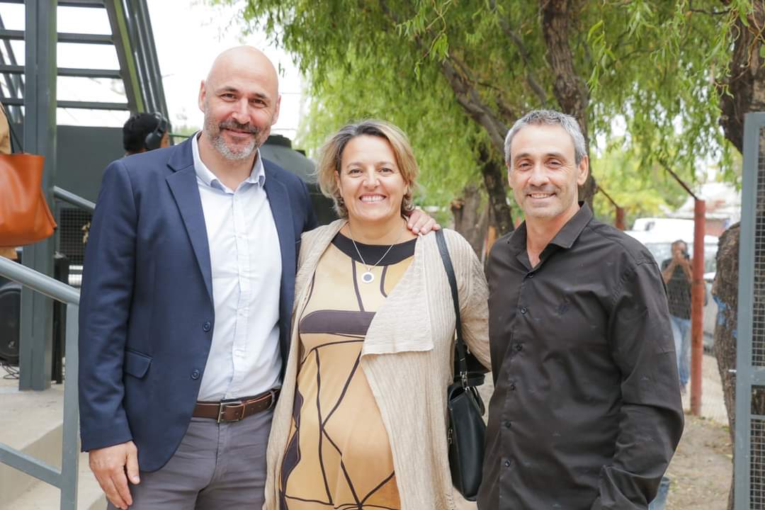 OLlancafilo's tweet photo. #SanPatricioDelChañar #EsEnEquipo
El gobernador @OmarGutierrezOk inauguró con el Int #LeandroBertoya y la subsecretaria Pilar Corbellini, la pileta #Cef10. Gran trabajo de la Subse de Obras Públicas y Municipio en coordinación con infraestructura de #MinisterioGobiernoEducación https://t.co/gnQs4KXm4h