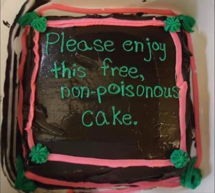 Ta1Doe's tweet image. seems a bit suspicious 
#cake #food #ILoveCake #meme #lol #funny
