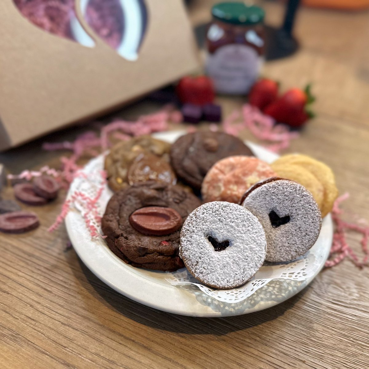 CookieTiam's tweet photo. Valentines variety boxes are here!  Included cookies: 
- Nutella stuffed chocolate hazelnut 
- Peanutbutter cookie w/ pb cup + butterscotch
- Choco raspberry 
- Sufganiyot (jelly donut) w/ strawberry-champagne jam
- Strawberry milk cookies
- Vanilla sugar cookies with a pink core https://t.co/gT4TlBUG0L