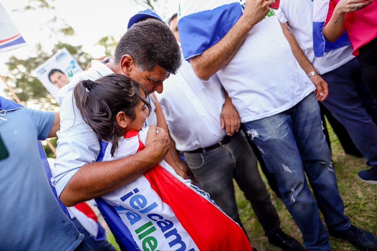 ¡Nuestro primer Banderazo hoy en San Lorenzo! 🇵🇾 Estamos juntos para trabajar por las familias paraguayas, por un salario que alcance a fin de mes, por las oportunidades, por la esperanza y por el cambio. Y lo que nos une sobre todo es la bandera paraguaya. ¡Mañana hay más!
