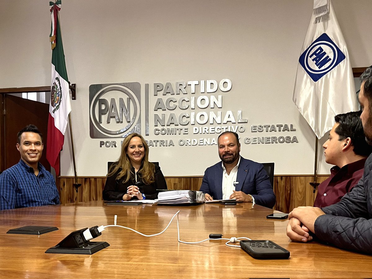 VeroPerezHerr's tweet photo. "Hoy, me despido de mi cargo como presidenta estatal del @PANDurangoCDE. Ha sido un honor y un orgullo servir a mi partido y a mi estado durante estos 3 años. #PANDurango. https://t.co/Ws4m0haWCU