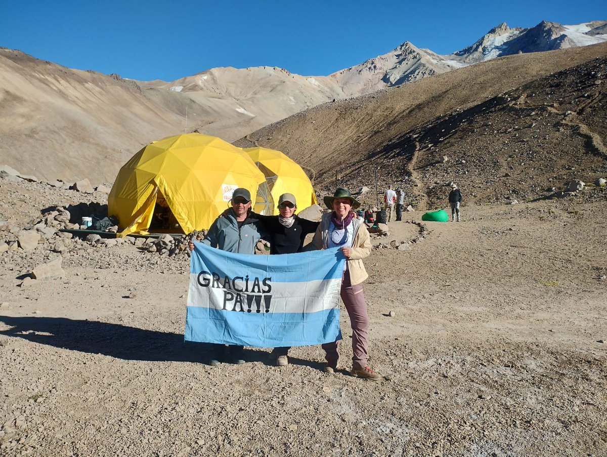 Javierguiotto1's tweet photo. Gracias por la enseñanza y fortaleza, nos acompañaste en todo momento, de tu mano llegamos a la cima 

Techo de la Patagonia Volcán Domuyo 4709 msnm 
@yesiguiotto 
@Giseguiotto https://t.co/xhtFLaBilx