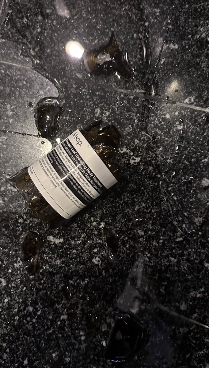 Superkoy's tweet image. เรื่องเศร้าเช้านี้ #isware A LOT!!!!!$&amp;amp;!¥#&amp;lt;\€!&amp;lt;?&amp;gt;&amp;gt;&amp;lt;%%&amp;lt;&amp;lt;!?! เต็มขวดเลย 😭 2.2 ต้องมา