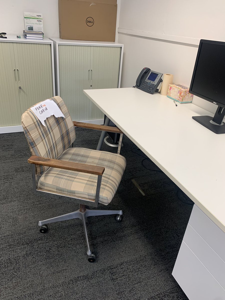 Court_Craw's tweet photo. @funfactscience Tim Bedding decided we needed the extra chair for some reason lmao https://t.co/H6rbT83ShL