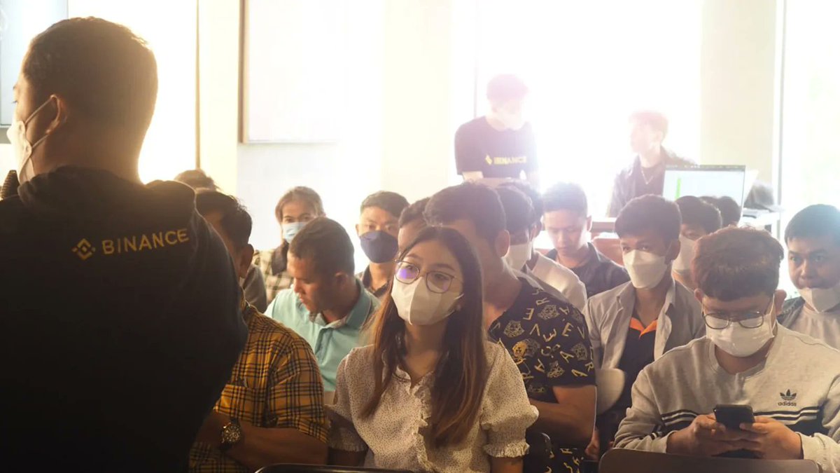 binance's tweet photo. #Binance recently held a crypto workshop for the local community in Phnom Penh 🇰🇭

All attendees went home with a smile and a bundle of knowledge on the crypto and Web3 industry.

Thank you for the warm welcome Phnom Penh 🤝 https://t.co/VCUqELmbf9
