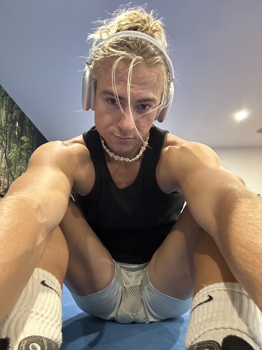 thebeachbum98's tweet photo. I like these shorts 🥜 https://t.co/33H55tu8Dy