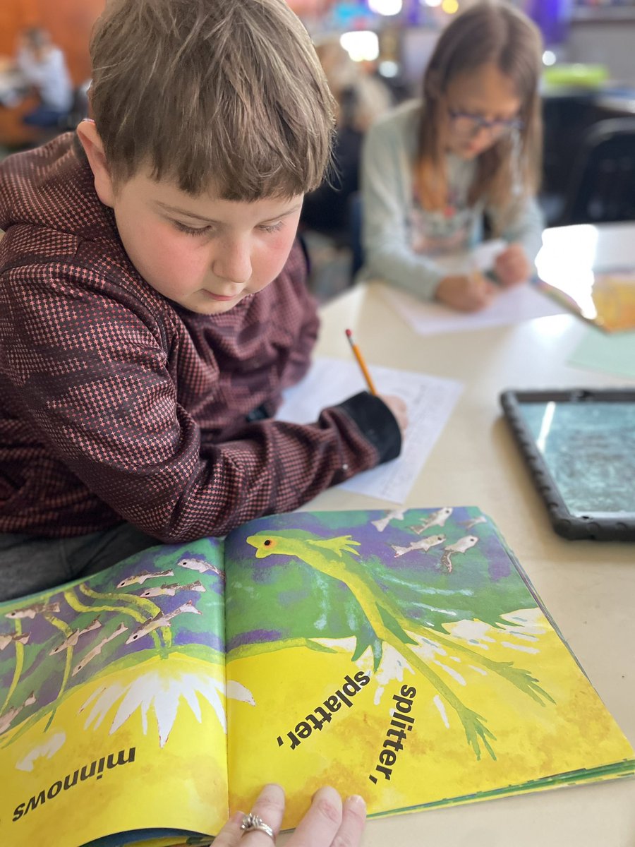 I can describe using sensory words!
I can use sensory details to visualize a picture in my mind when I read! <a href="/LindberghSchool/">Lindbergh Elementary</a> #AtTheBergh